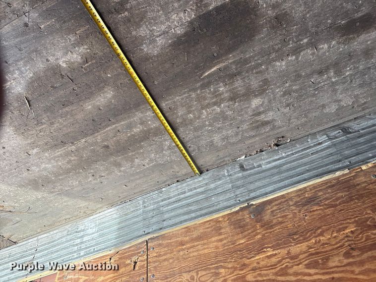 image for item FI0155 1998 Fruehauf dry van trailer