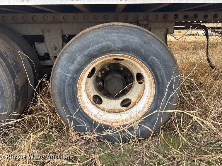 image for item FI0155 1998 Fruehauf dry van trailer