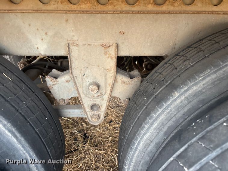 image for item FI0157 1999 Monon MP3-32-ST-48W dry van trailer