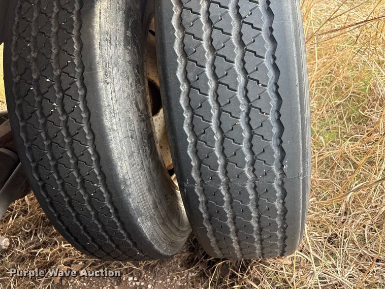 image for item FI0157 1999 Monon MP3-32-ST-48W dry van trailer