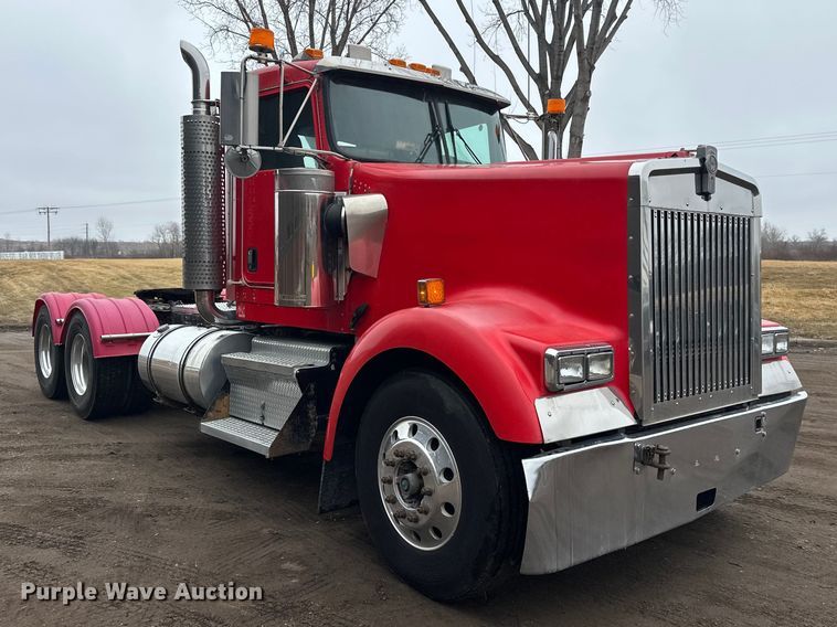 image for item FK1716 2003 Kenworth W900 semi truck