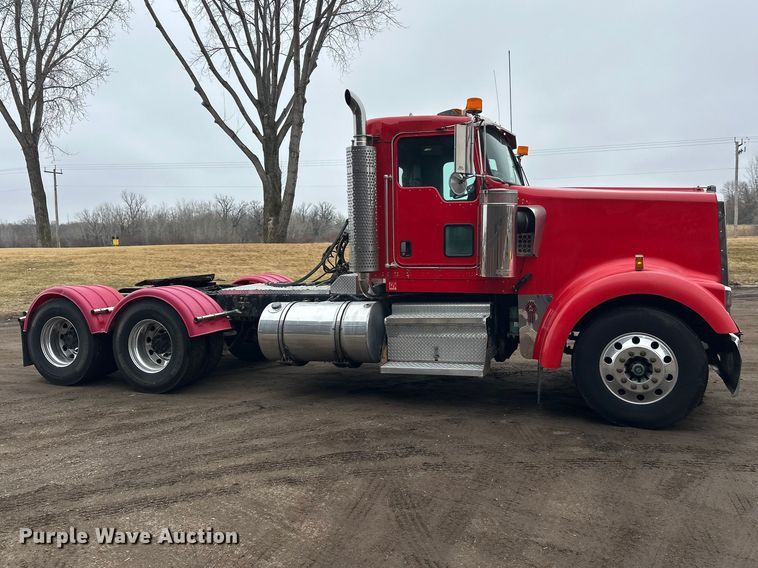 image for item FK1716 2003 Kenworth W900 semi truck