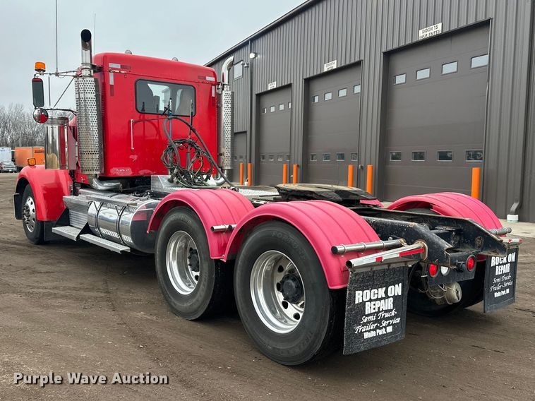 image for item FK1716 2003 Kenworth W900 semi truck