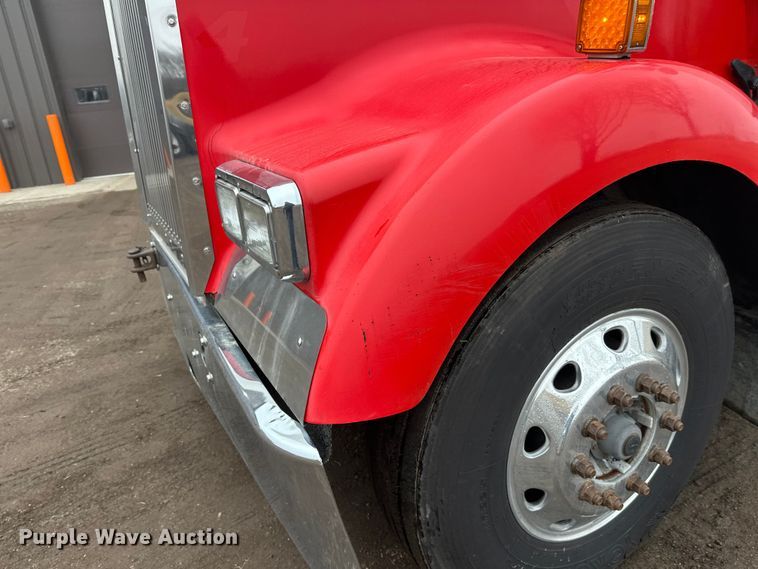 image for item FK1716 2003 Kenworth W900 semi truck