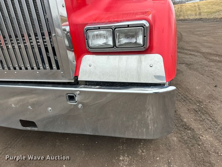 image for item FK1716 2003 Kenworth W900 semi truck