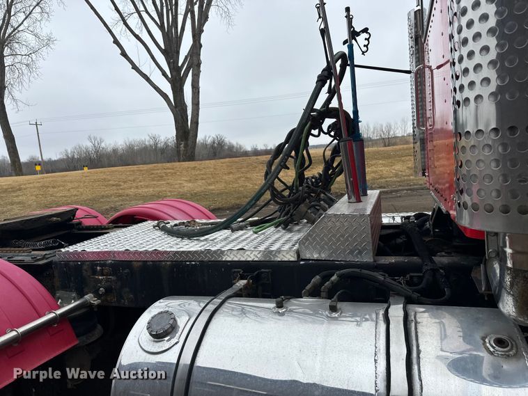 image for item FK1716 2003 Kenworth W900 semi truck