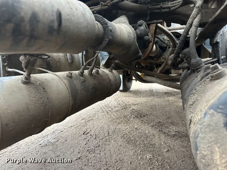 image for item FK1716 2003 Kenworth W900 semi truck