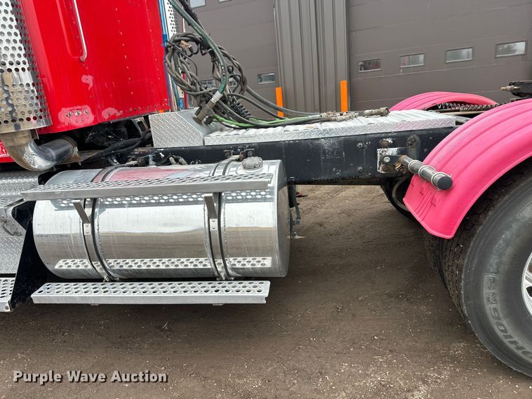 image for item FK1716 2003 Kenworth W900 semi truck