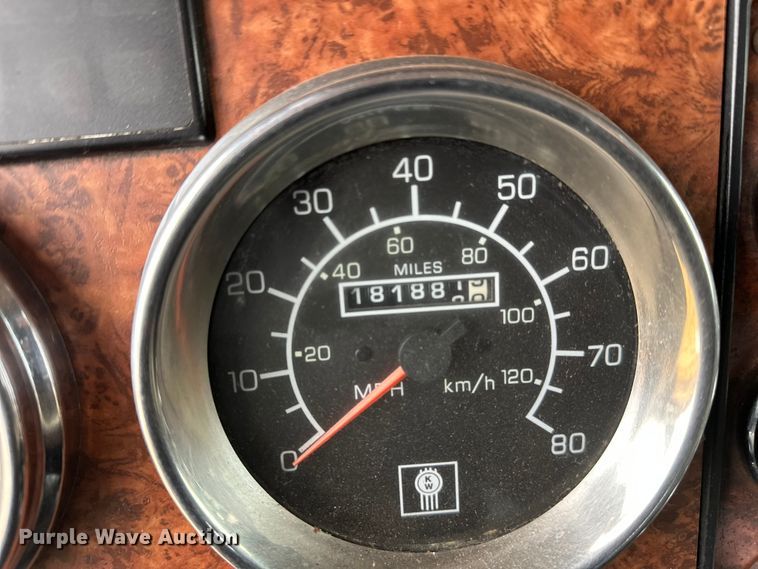 image for item FK1716 2003 Kenworth W900 semi truck