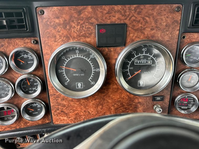 image for item FK1716 2003 Kenworth W900 semi truck