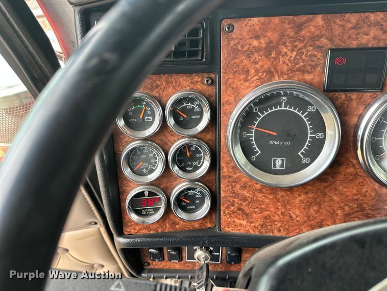 image for item FK1716 2003 Kenworth W900 semi truck