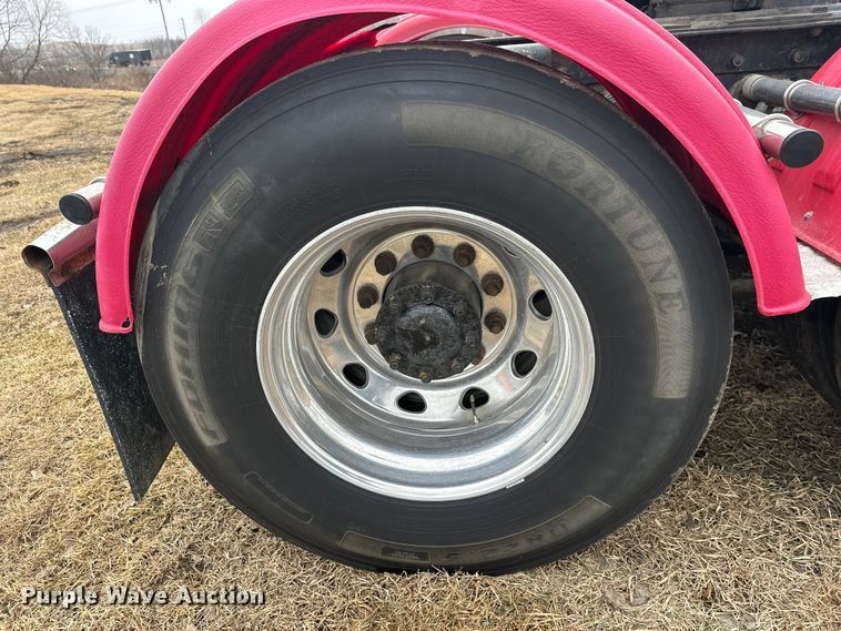 image for item FK1716 2003 Kenworth W900 semi truck