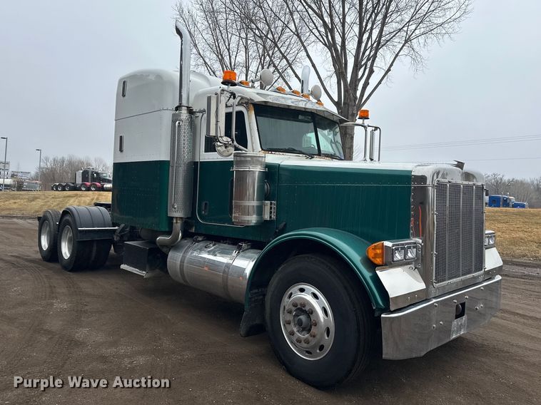 image for item FK1717 2005 Peterbilt 379 semi truck