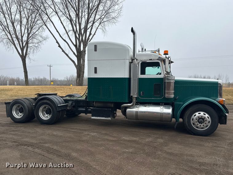 image for item FK1717 2005 Peterbilt 379 semi truck