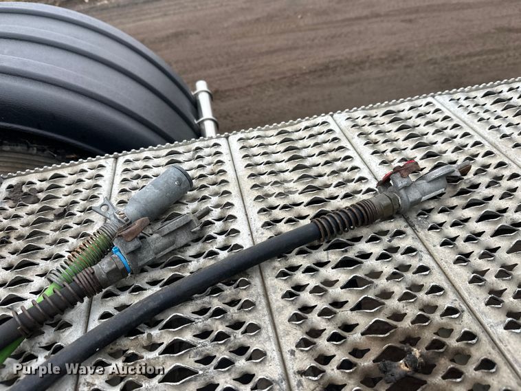 image for item FK1717 2005 Peterbilt 379 semi truck