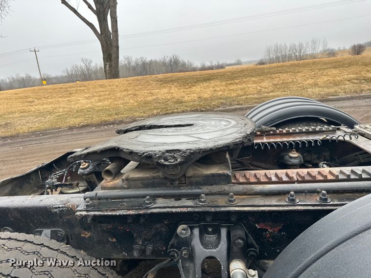 image for item FK1717 2005 Peterbilt 379 semi truck