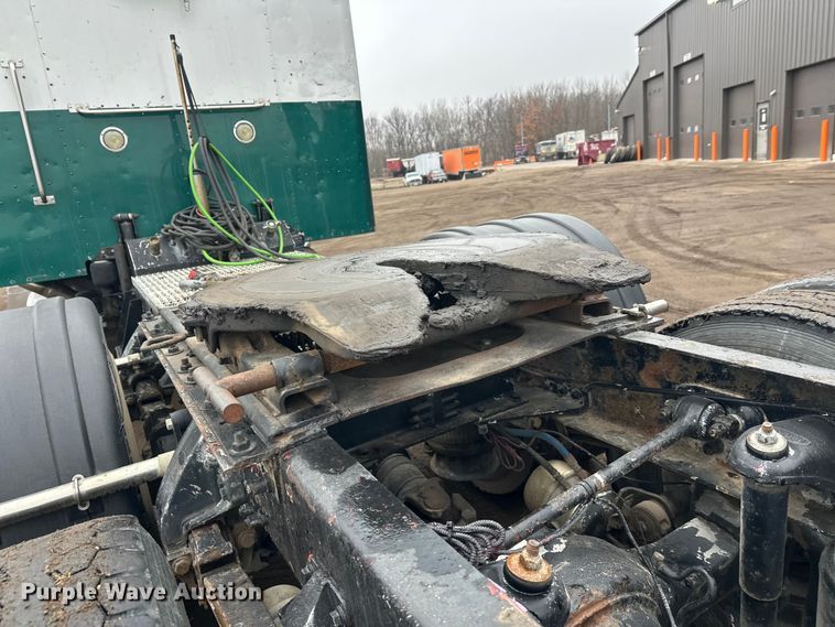 image for item FK1717 2005 Peterbilt 379 semi truck