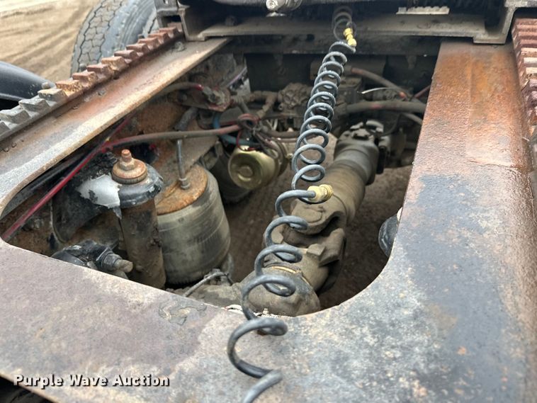 image for item FK1717 2005 Peterbilt 379 semi truck