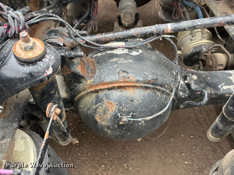 image for item FK1717 2005 Peterbilt 379 semi truck