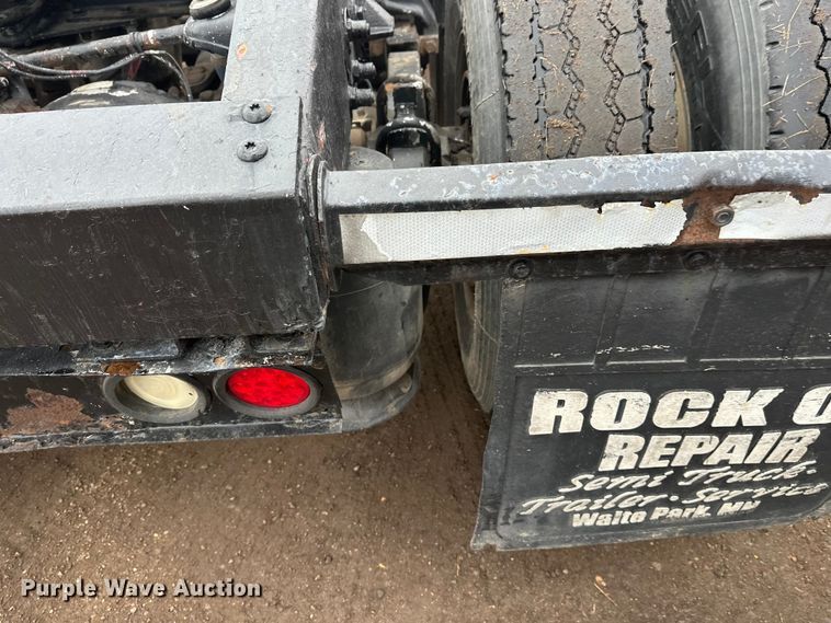 image for item FK1717 2005 Peterbilt 379 semi truck