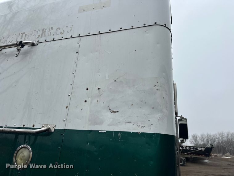 image for item FK1717 2005 Peterbilt 379 semi truck