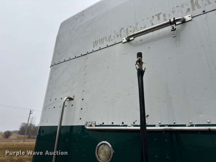 image for item FK1717 2005 Peterbilt 379 semi truck