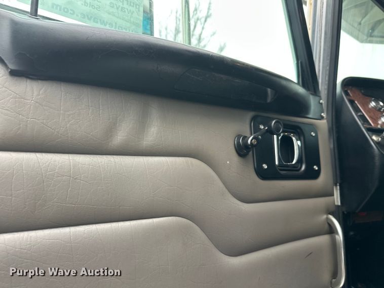 image for item FK1717 2005 Peterbilt 379 semi truck