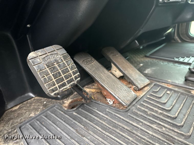 image for item FK1717 2005 Peterbilt 379 semi truck