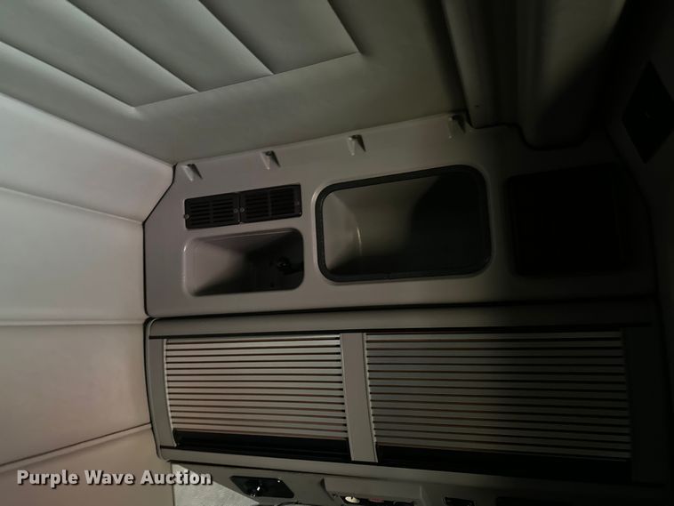 image for item FK1717 2005 Peterbilt 379 semi truck