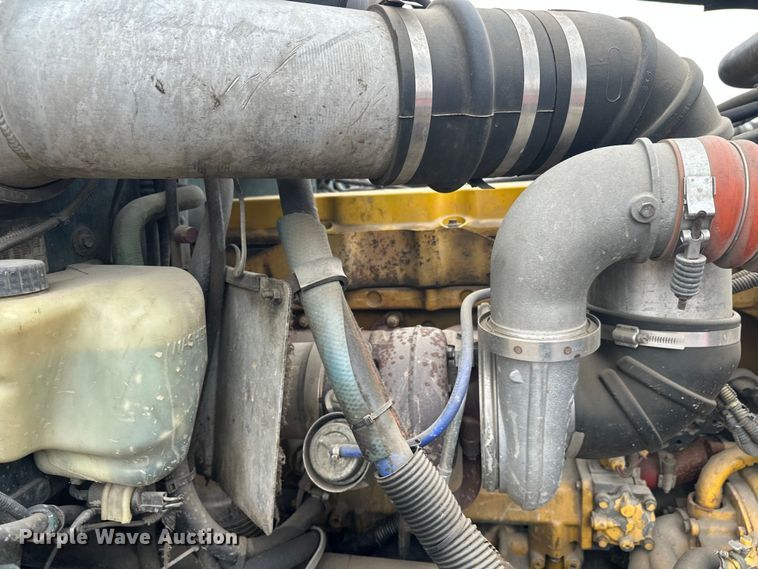 image for item FK1717 2005 Peterbilt 379 semi truck