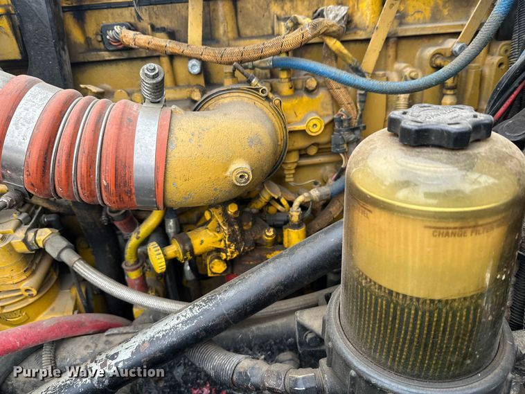 image for item FK1717 2005 Peterbilt 379 semi truck