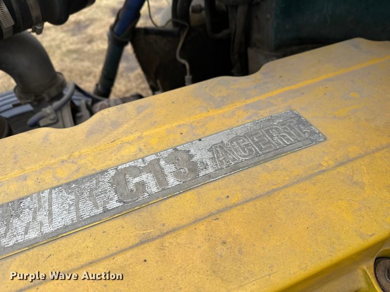 image for item FK1717 2005 Peterbilt 379 semi truck