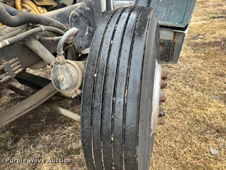 image for item FK1717 2005 Peterbilt 379 semi truck