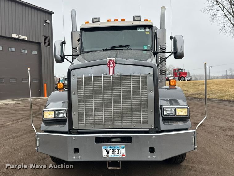 image for item FK1718 2017 Kenworth T8 Series semi truck
