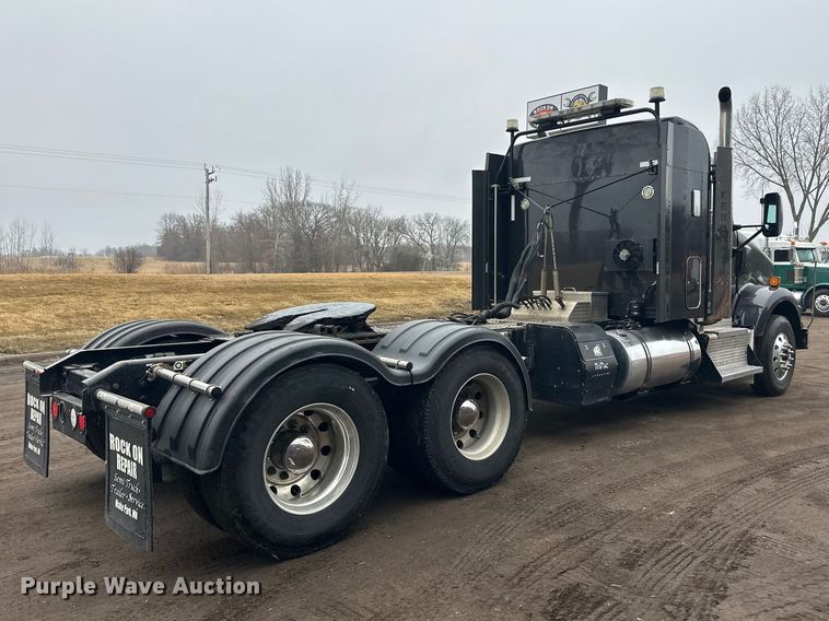 image for item FK1718 2017 Kenworth T8 Series semi truck