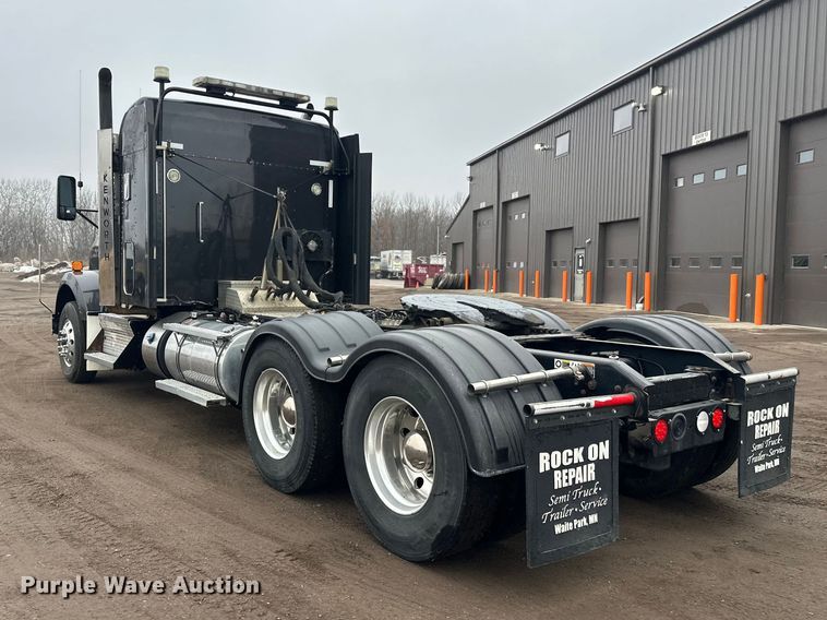 image for item FK1718 2017 Kenworth T8 Series semi truck