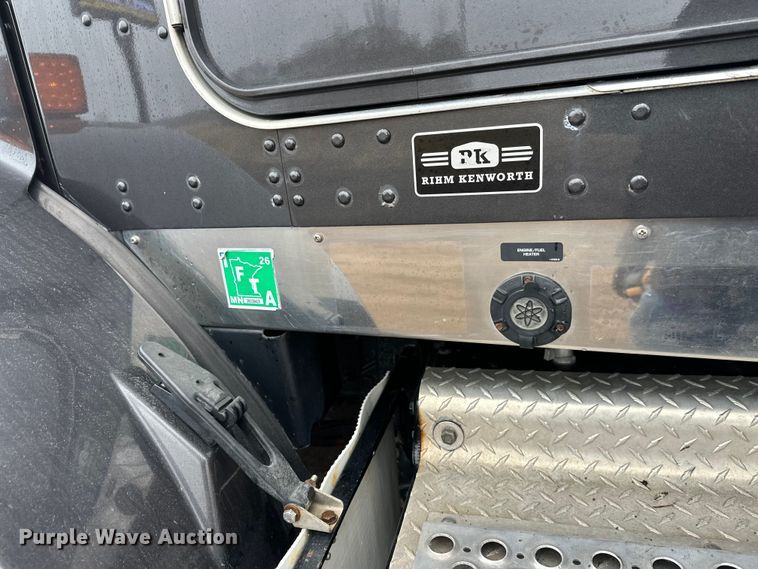 image for item FK1718 2017 Kenworth T8 Series semi truck