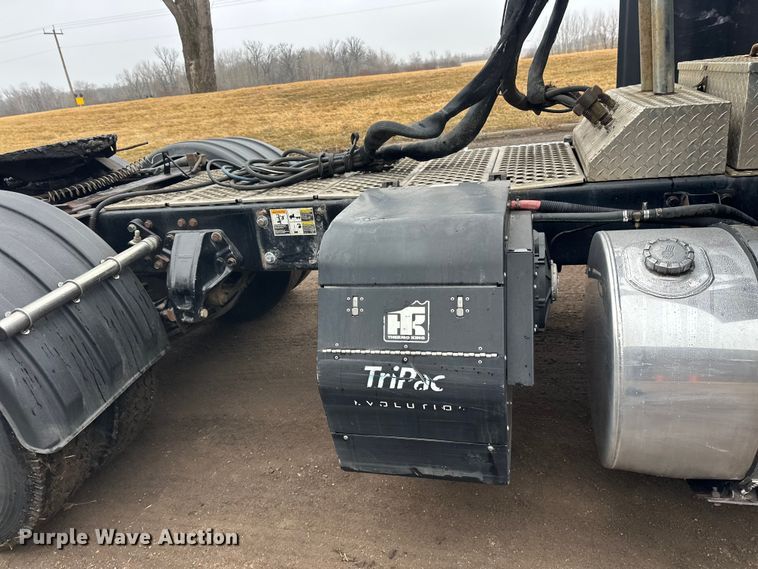 image for item FK1718 2017 Kenworth T8 Series semi truck