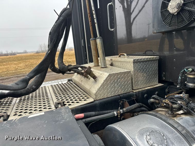 image for item FK1718 2017 Kenworth T8 Series semi truck