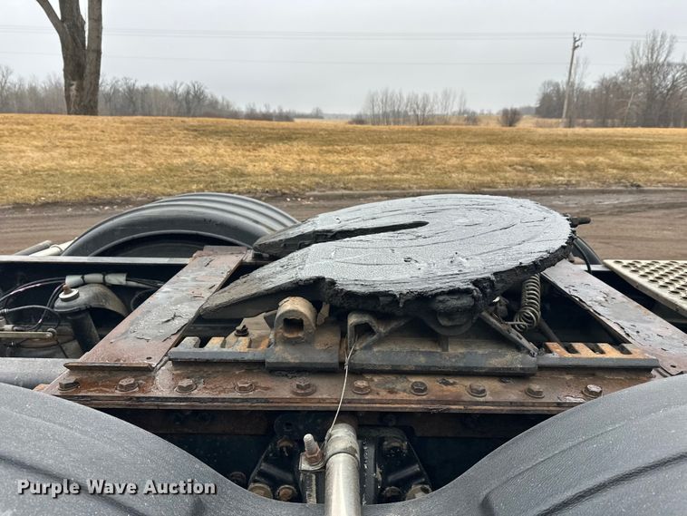 image for item FK1718 2017 Kenworth T8 Series semi truck