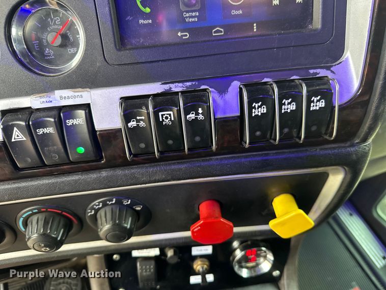 image for item FK1718 2017 Kenworth T8 Series semi truck