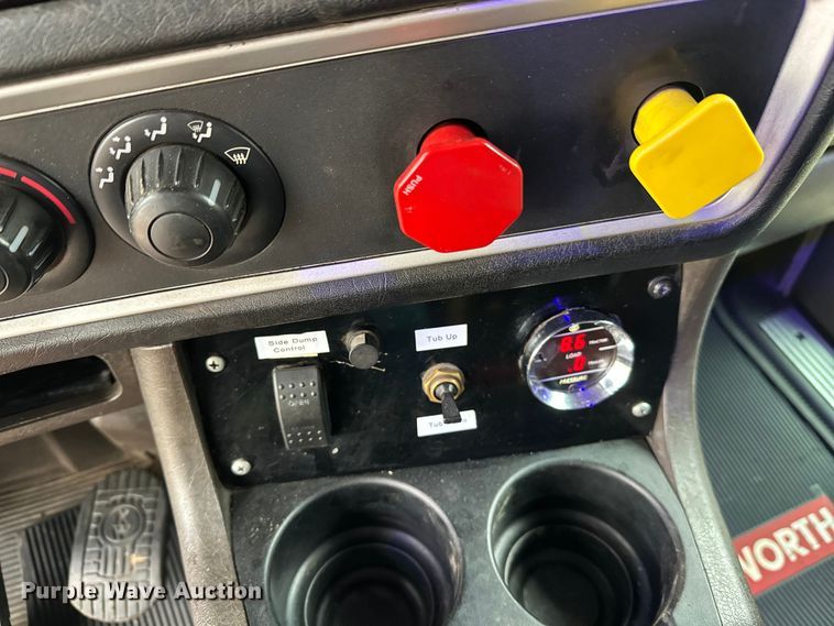 image for item FK1718 2017 Kenworth T8 Series semi truck