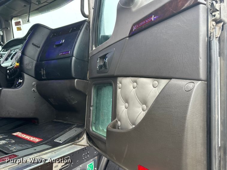 image for item FK1718 2017 Kenworth T8 Series semi truck