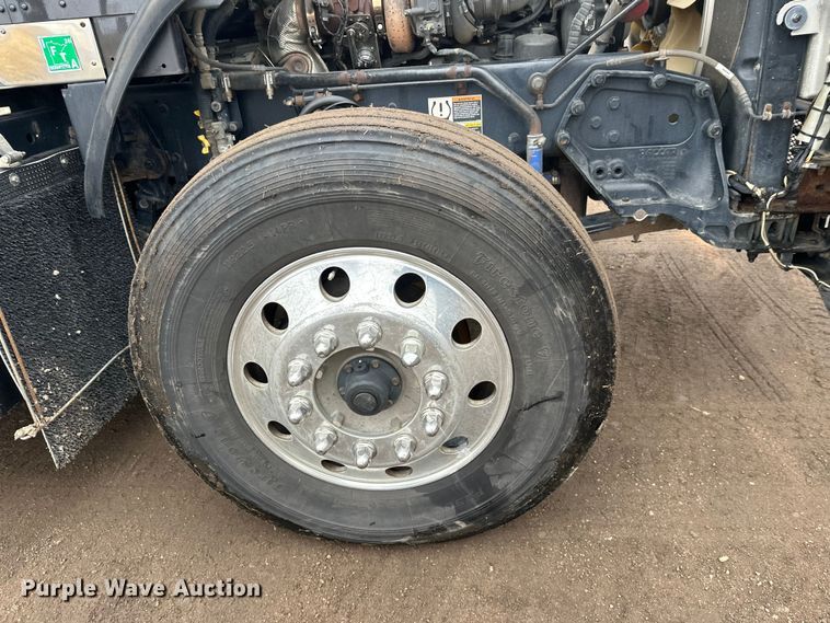 image for item FK1718 2017 Kenworth T8 Series semi truck