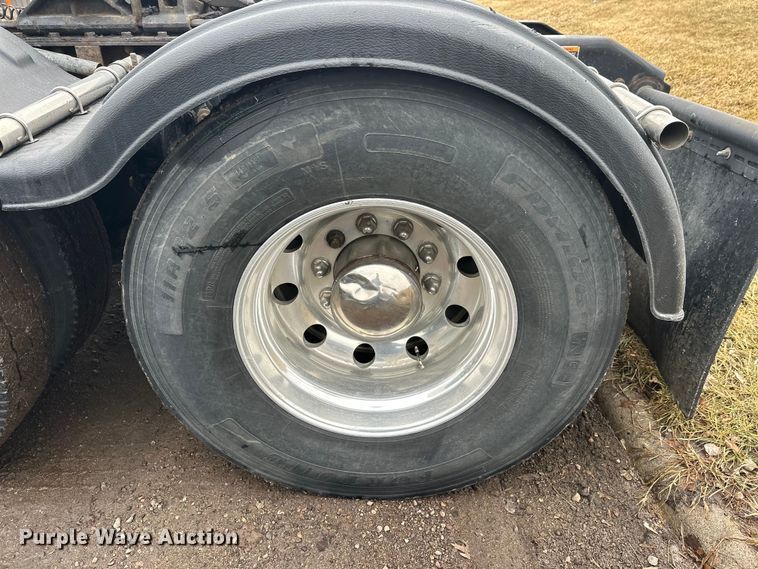 image for item FK1718 2017 Kenworth T8 Series semi truck