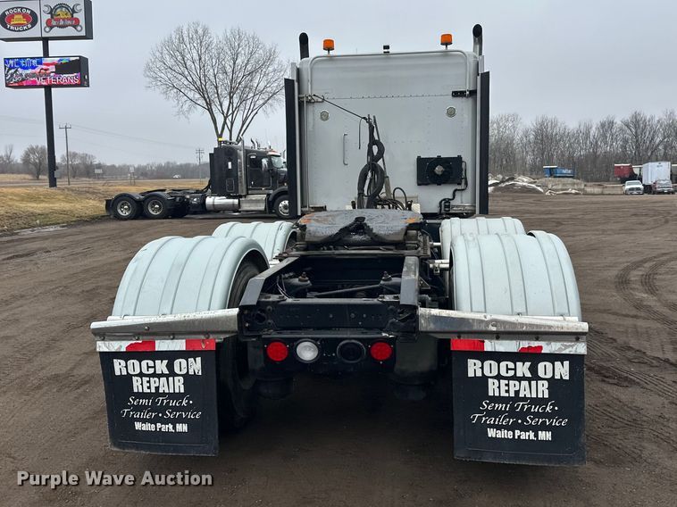 image for item FK1719 2017 Kenworth T800 semi truck