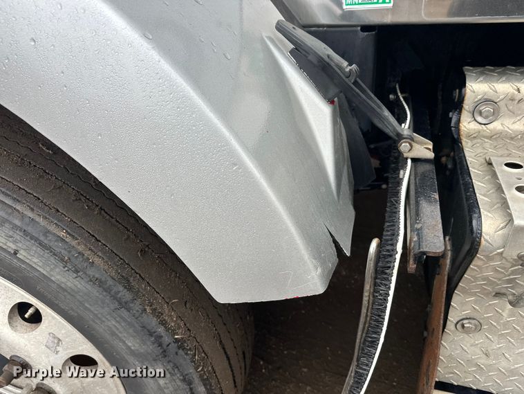 image for item FK1719 2017 Kenworth T800 semi truck