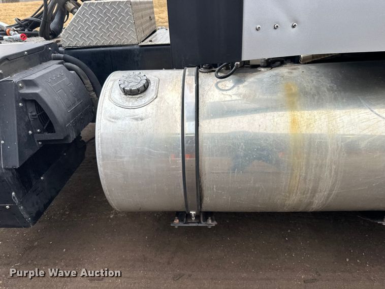 image for item FK1719 2017 Kenworth T800 semi truck