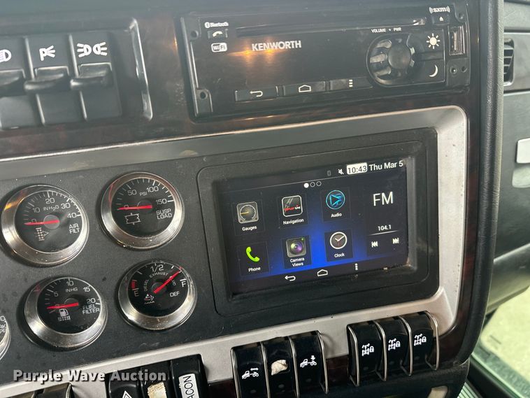 image for item FK1719 2017 Kenworth T800 semi truck