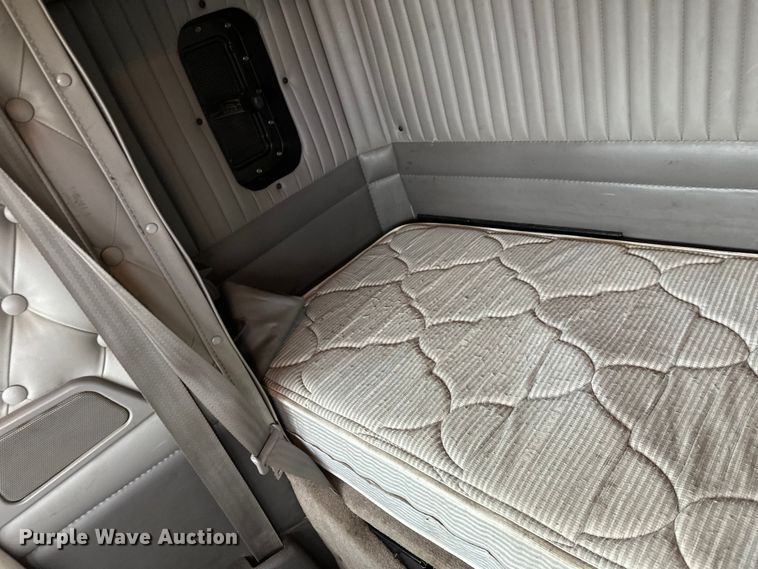 image for item FK1719 2017 Kenworth T800 semi truck